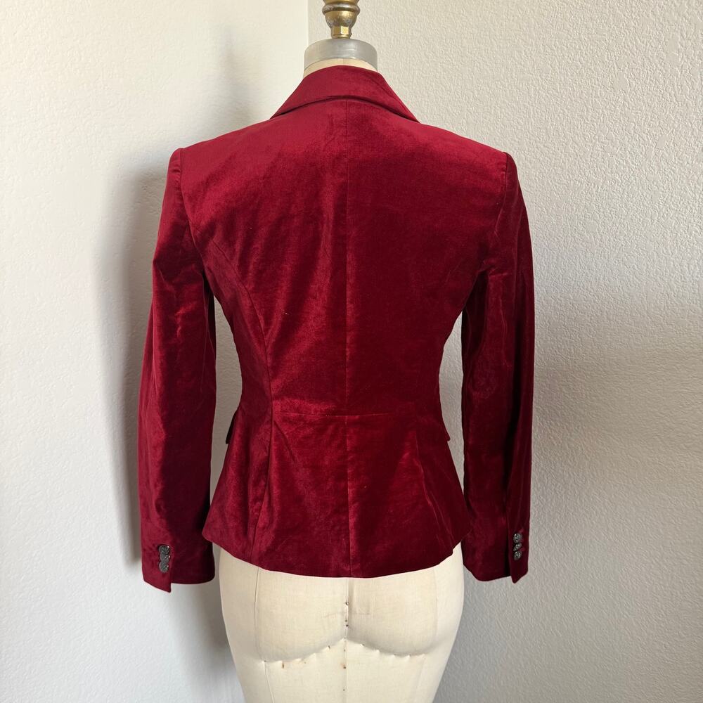 White House Black Market | Pre-Loved Red Velvet Blazer Size 00 - Picture 3 of 8